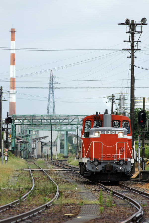 伏木貨物からの最終列車を牽引するためにやってきたDE10 1541