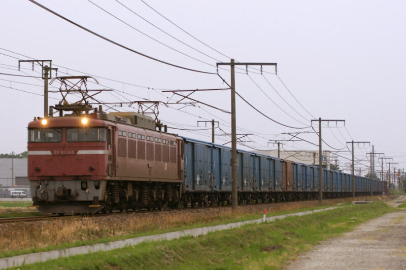 EF81148 の牽引する紙ワム列車 5789レ