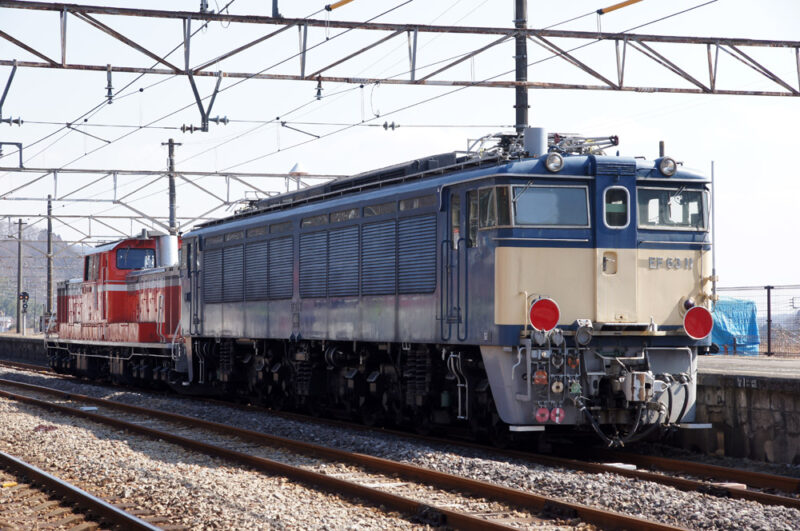 甲種輸送のため再び横川駅構内に入った EF63