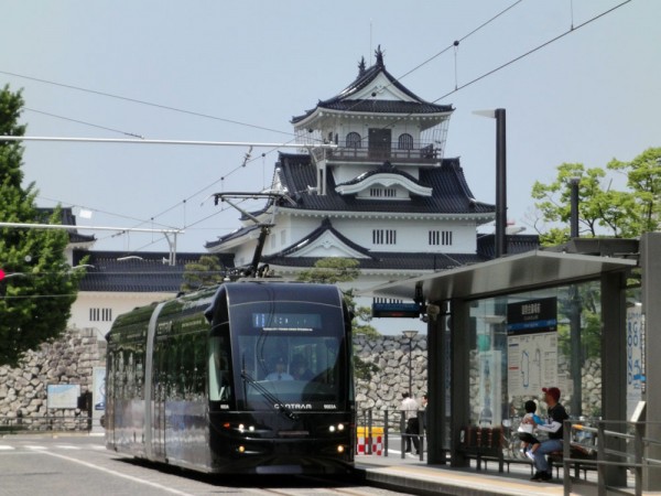 セントラムと富山城