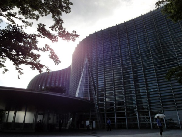 国立新美術館