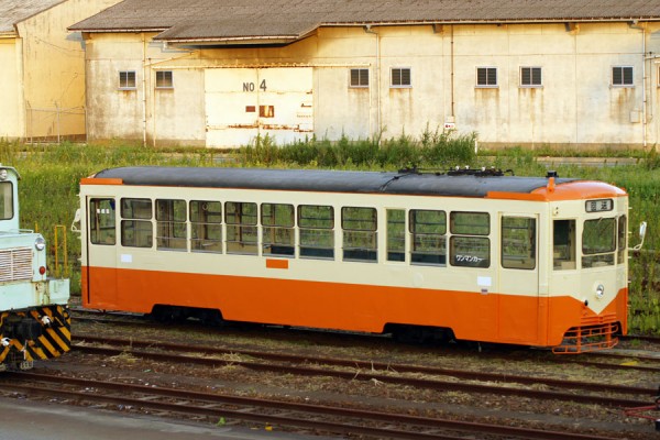 加越能鉄道色に戻されるデ7052