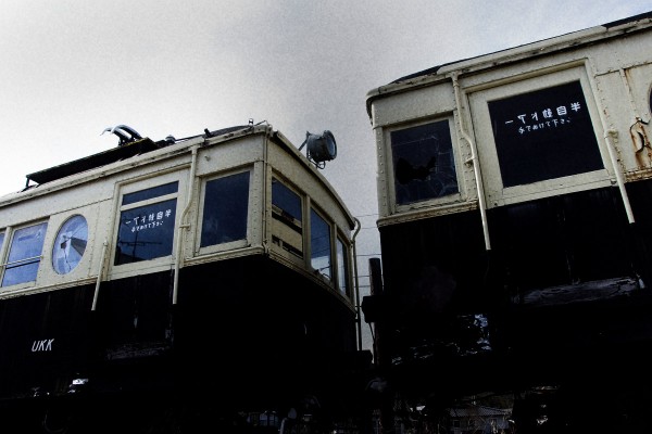 荒廃が進む丸窓電車