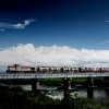 井田川橋梁を渡る DE10 牽引の貨物列車